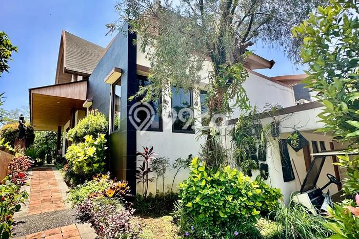 Dijual Segera! Vila di , Luas 360m2m², Area Prospektif dengan potensi naik Dijual Segera! Vila di , Luas 360m2m², Area Prospektif dengan potensi naik