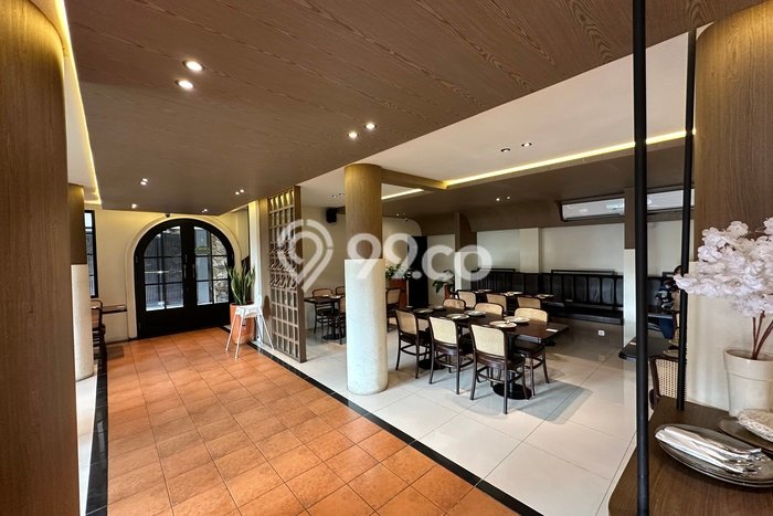 Unit Komersial Dijual di Jakarta Selatan LT 680m2 & LB 1000m2 Unit Komersial Dijual di Jakarta Selatan LT 680m2 & LB 1000m2