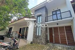 Rumah Mewah LB 259m2 Siap Huni Desain Elegan di Kalibata, Jakarta Selatan Rumah Mewah LB 259m2 Siap Huni Desain Elegan di Kalibata, Jakarta Selatan