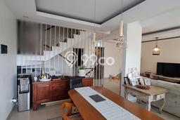 Dijual Rumah Luas Elegan Dengan View Eksklusif di Pondok Labu, Jakarta Selatan Dijual Rumah Luas Elegan Dengan View Eksklusif di Pondok Labu, Jakarta Selatan