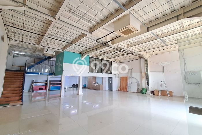 Ruko untuk Disewa di Pusat Jakarta Selatan Luas Bangunan 760m2 Ruko untuk Disewa di Pusat Jakarta Selatan Luas Bangunan 760m2
