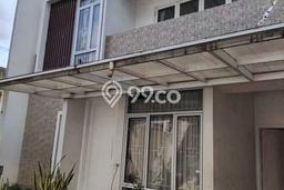 Rumah Elit Modern Tanpa Renovasi di Jatiwaringin Jakarta Timur Rumah Elit Modern Tanpa Renovasi di Jatiwaringin Jakarta Timur
