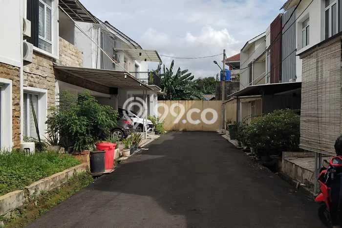 Rumah Elit Modern Tanpa Renovasi di Jatiwaringin Jakarta Timur Rumah Elit Modern Tanpa Renovasi di Jatiwaringin Jakarta Timur