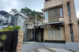 Vila Kawasan , Dimensi 225m2m², Ideal untuk hunian keluarga Vila Kawasan , Dimensi 225m2m², Ideal untuk hunian keluarga