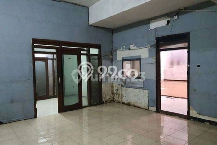 Rumah Eksklusif Siap Huni LT 325m2 di Tenggilis Mejoyo, Surabaya Rumah Eksklusif Siap Huni LT 325m2 di Tenggilis Mejoyo, Surabaya