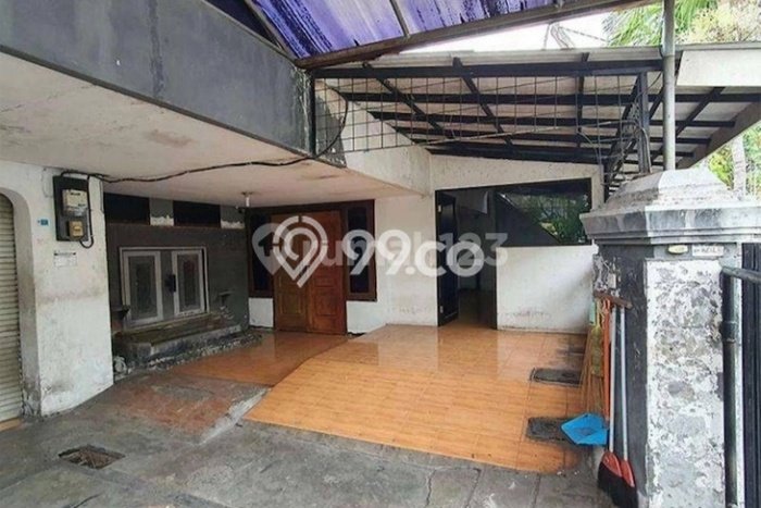 Rumah Eksklusif Siap Huni LT 325m2 di Tenggilis Mejoyo, Surabaya Rumah Eksklusif Siap Huni LT 325m2 di Tenggilis Mejoyo, Surabaya