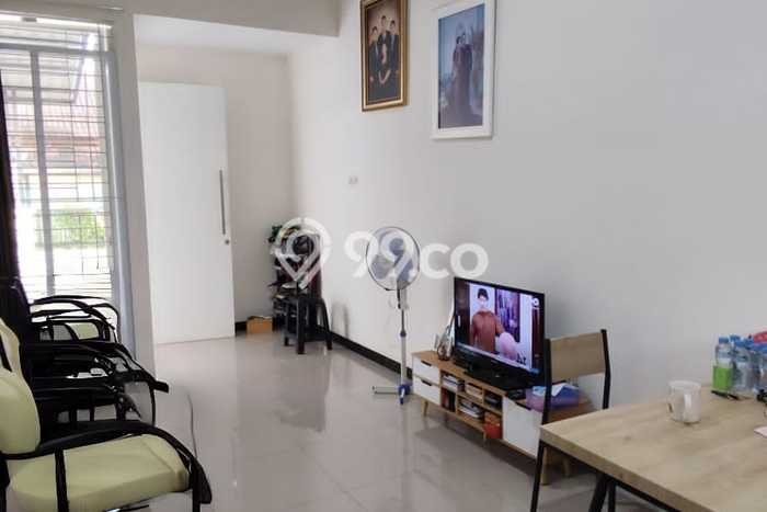 Rumah Modern 2 KT di Taman Holis Indah Bandung Semi Furnished Rumah Modern 2 KT di Taman Holis Indah Bandung Semi Furnished