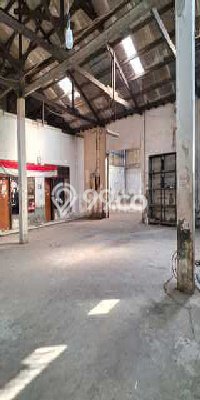 Unit Gudang Disewakan di Sudirman di Area Ramai & Strategis Unit Gudang Disewakan di Sudirman di Area Ramai & Strategis