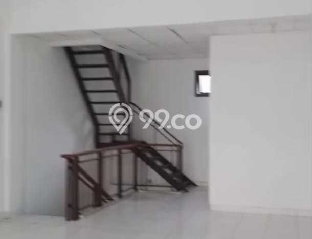 Ruko Disewakan di Bojongloa Kidul, Luas 160m2m², Area Utama, Akses Bagus Ruko Disewakan di Bojongloa Kidul, Luas 160m2m², Area Utama, Akses Bagus