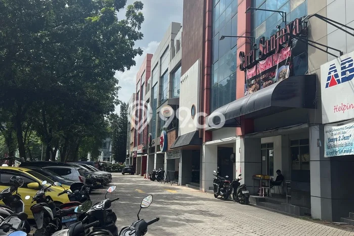 Ruko untuk Disewa di Pusat Tangerang Selatan Luas Bangunan 208m2 Ruko untuk Disewa di Pusat Tangerang Selatan Luas Bangunan 208m2