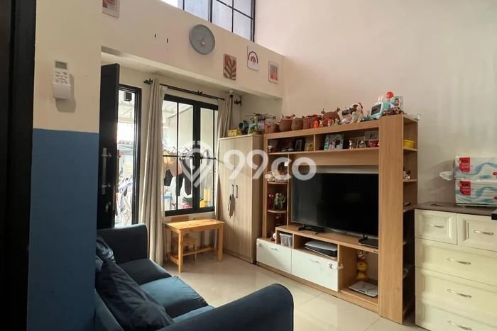 For Sale Rumah 2 Kamar Lokasi Ideal Bagus dan Strategis di Serpong Utara For Sale Rumah 2 Kamar Lokasi Ideal Bagus dan Strategis di Serpong Utara