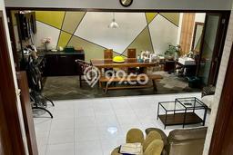 Hunian Elit LB 156m2 Siap Huni Desain Elegan di Bintaro, Tangerang Selatan Hunian Elit LB 156m2 Siap Huni Desain Elegan di Bintaro, Tangerang Selatan