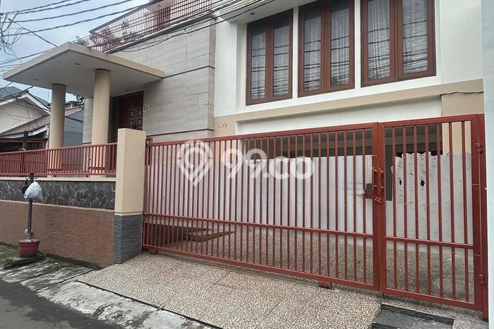 Hunian Mewah Dijual LT 217m2 di Ciputat Timur, Tangerang Selatan Hunian Mewah Dijual LT 217m2 di Ciputat Timur, Tangerang Selatan