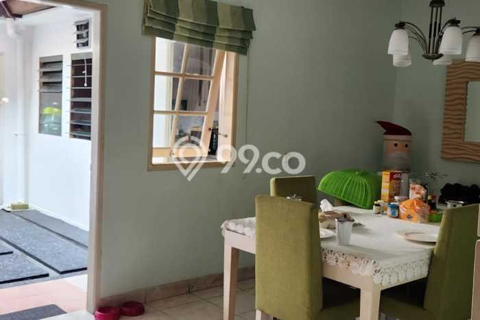 Hunian Mewah Siap Huni LT 180m2 di Ciputat, Tangerang Selatan Hunian Mewah Siap Huni LT 180m2 di Ciputat, Tangerang Selatan