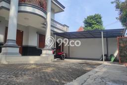 Disewakan Rumah Konsep Minimalis di Kebayoran Baru Jakarta Selatan dengan 5 KT Disewakan Rumah Konsep Minimalis di Kebayoran Baru Jakarta Selatan dengan 5 KT