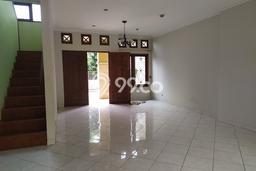 Rumah Sewa Jakarta Selatan LT 200m2 LB 250m2 Area Lebak Bulus Rumah Sewa Jakarta Selatan LT 200m2 LB 250m2 Area Lebak Bulus