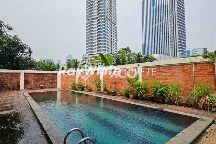 Rumah Luxury Siap Huni di Jakarta Selatan Fasilitas Premium Rumah Luxury Siap Huni di Jakarta Selatan Fasilitas Premium