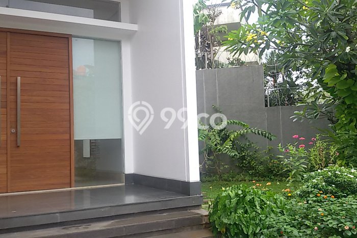 Rumah Kondisi Baik Disewakan di Pondok Indah, Jakarta Selatan LT 585m2, LB 750m2 Rumah Kondisi Baik Disewakan di Pondok Indah, Jakarta Selatan LT 585m2, LB 750m2