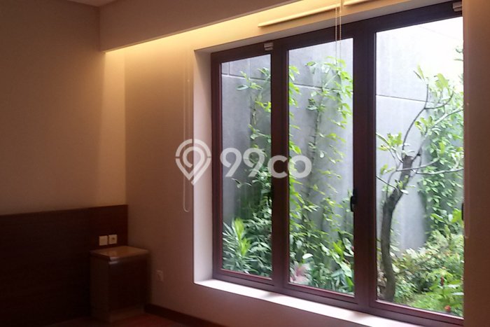 Rumah Kondisi Baik Disewakan di Pondok Indah, Jakarta Selatan LT 585m2, LB 750m2 Rumah Kondisi Baik Disewakan di Pondok Indah, Jakarta Selatan LT 585m2, LB 750m2