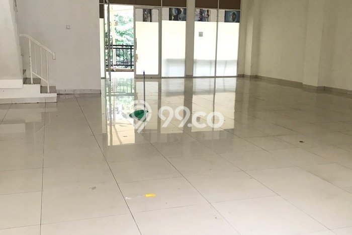 Ruko Disewa di Jakarta Barat dengan LB 500m2 Area Komersial Ramai Ruko Disewa di Jakarta Barat dengan LB 500m2 Area Komersial Ramai