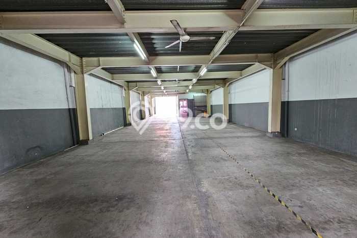 LOKASI STRATEGIS! Gudang di Daan Mogot, Luas 522m², Jalan Utama LOKASI STRATEGIS! Gudang di Daan Mogot, Luas 522m², Jalan Utama