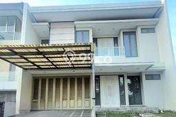 Jual Rumah Mewah Megah Dengan View Eksklusif di Pakuwon Indah, Surabaya Jual Rumah Mewah Megah Dengan View Eksklusif di Pakuwon Indah, Surabaya