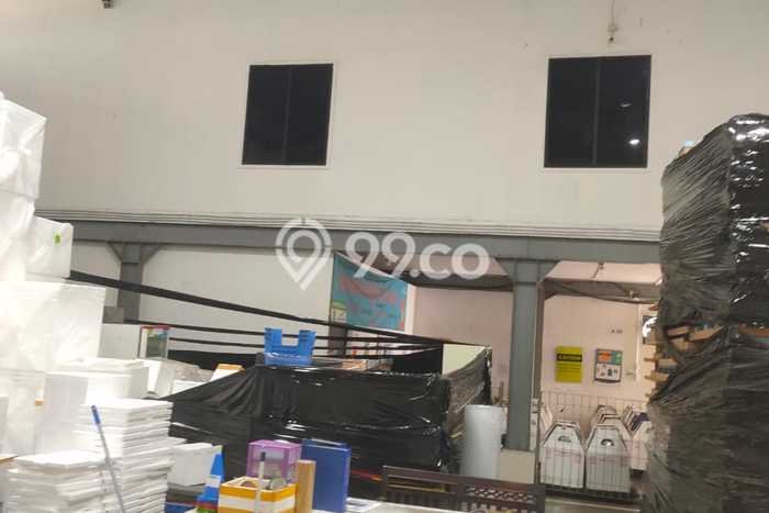 KAWASAN KOMERSIAL! Gudang Disewakan di BSD, Luas 1080m², Area Strategis KAWASAN KOMERSIAL! Gudang Disewakan di BSD, Luas 1080m², Area Strategis