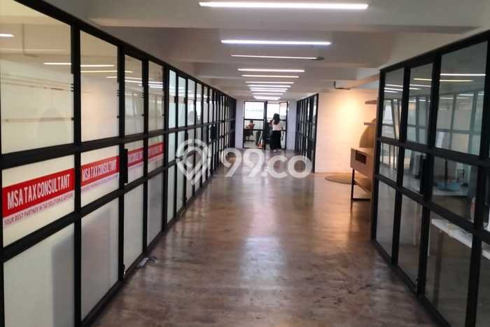 Disewakan Kantor di Kawasan Ramai Gading Serpong Luas 135m2 Disewakan Kantor di Kawasan Ramai Gading Serpong Luas 135m2