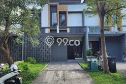 Lokasi strategis! Rumah siap pakai disewakan di Tangerang LB 250m2 Lokasi strategis! Rumah siap pakai disewakan di Tangerang LB 250m2