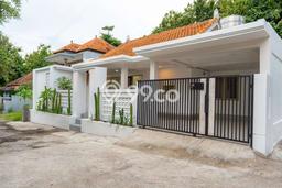 Lokasi Ideal! Vila Kawasan , Area 150m2m², Area Asri dan aman Lokasi Ideal! Vila Kawasan , Area 150m2m², Area Asri dan aman