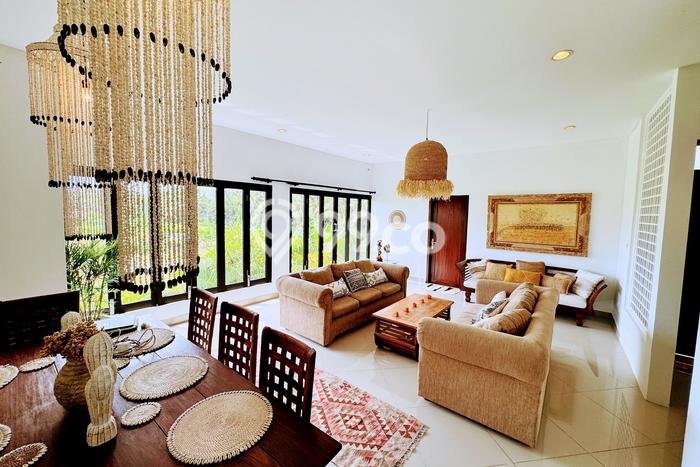 HOT DEAL! Vila Kawasan , Luas 102m2m², Lokasi Prima HOT DEAL! Vila Kawasan , Luas 102m2m², Lokasi Prima