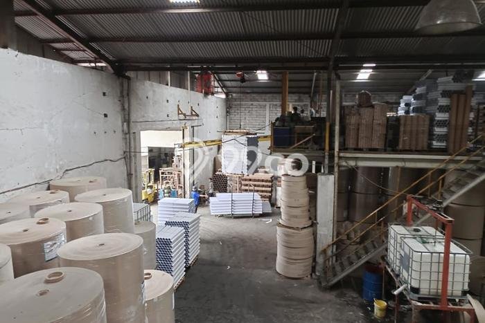Area Ramai! Gudang Dijual di Karawaci untuk Bisnis Luas Bangunan 2050m2 Area Ramai! Gudang Dijual di Karawaci untuk Bisnis Luas Bangunan 2050m2