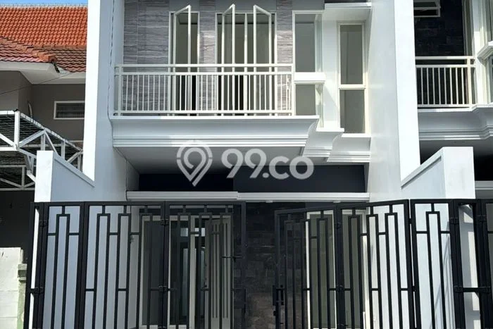 Rumah Luas Asri 3 KT Siap Pakai di Jemursari Surabaya Rumah Luas Asri 3 KT Siap Pakai di Jemursari Surabaya