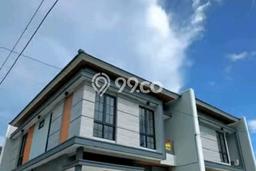 For Sale Rumah 4 Kamar Lokasi Ideal Bagus dan Strategis di Rungkut For Sale Rumah 4 Kamar Lokasi Ideal Bagus dan Strategis di Rungkut
