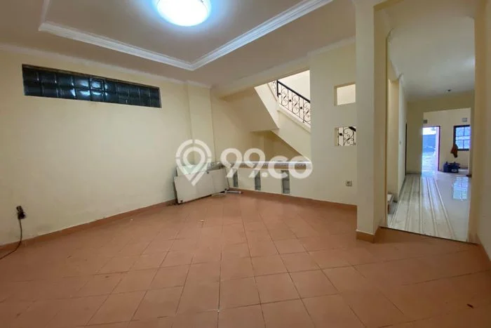 Disewakan! Rumah 5 Kamar Tidur &
4 Kamar Mandi di Setra Duta, Bandung Disewakan! Rumah 5 Kamar Tidur &
4 Kamar Mandi di Setra Duta, Bandung