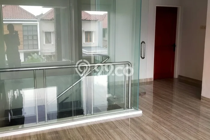 Rumah Minimalis LB/LT 300m2/200m2 Siap Huni Area Cibubur, Jakarta Timur Rumah Minimalis LB/LT 300m2/200m2 Siap Huni Area Cibubur, Jakarta Timur