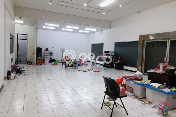 Unit Komersial Disewakan di Surabaya Area Strategis Harga Kompetitif Unit Komersial Disewakan di Surabaya Area Strategis Harga Kompetitif