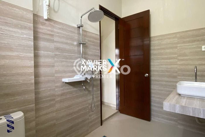Rumah Mewah LB 200m2 Siap Pakai Desain Elegan di Villa Puncak Tidar, Malang Rumah Mewah LB 200m2 Siap Pakai Desain Elegan di Villa Puncak Tidar, Malang