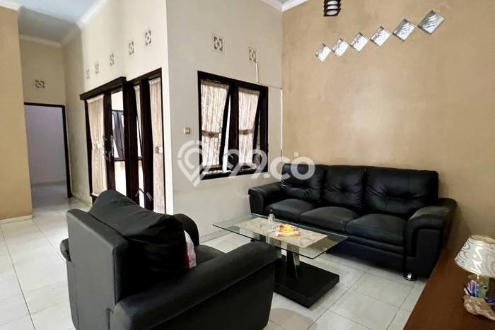 Rumah Strategis Modern Lb 195m2 di Lowokwaru, Malang Rumah Strategis Modern Lb 195m2 di Lowokwaru, Malang