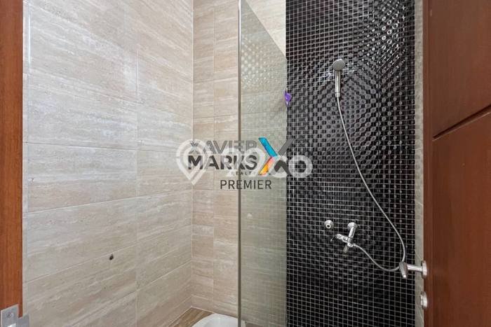 Rumah Luxury Modern Tanpa Renovasi di Soekarno Hatta Malang Rumah Luxury Modern Tanpa Renovasi di Soekarno Hatta Malang