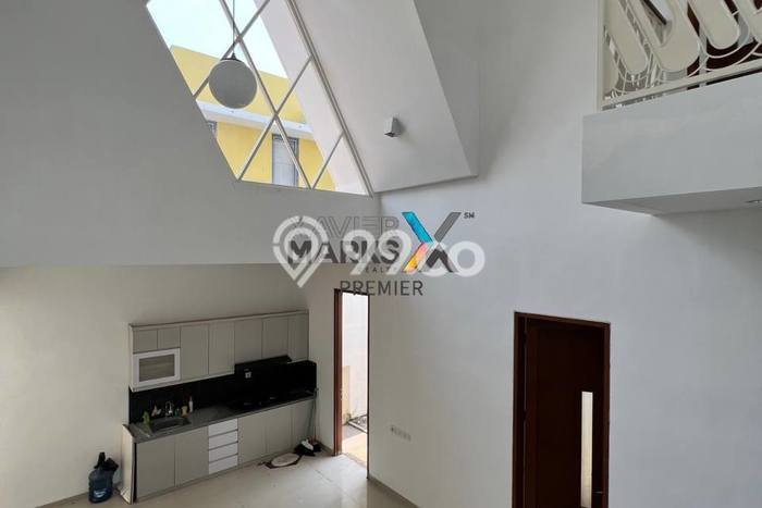 Rumah Luxury Modern Tanpa Renovasi di Soekarno Hatta Malang Rumah Luxury Modern Tanpa Renovasi di Soekarno Hatta Malang