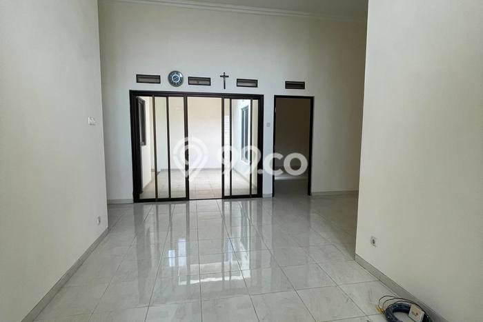 Rumah sewa siap pakai 4 KT di Villa Puncak Tidar, Malang Rumah sewa siap pakai 4 KT di Villa Puncak Tidar, Malang