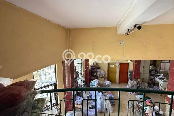 Unit Ruko disewakan di Klojen Malang dengan LT 104m2 / LB 312m2 Unit Ruko disewakan di Klojen Malang dengan LT 104m2 / LB 312m2