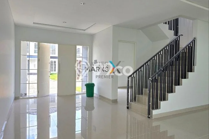 Rumah Sewa Malang LT 130m2 LB 144m2 Kawasan Soekarno Hatta Rumah Sewa Malang LT 130m2 LB 144m2 Kawasan Soekarno Hatta