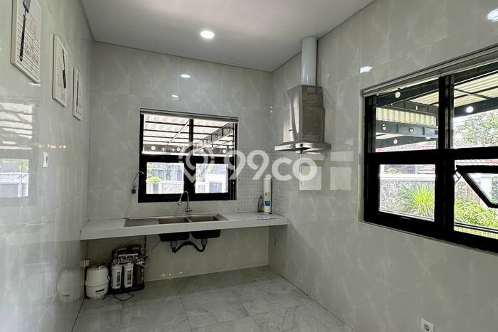 Hunian Mewah LB 160m2 Siap Pakai Desain Elegan di Dieng, Malang Hunian Mewah LB 160m2 Siap Pakai Desain Elegan di Dieng, Malang