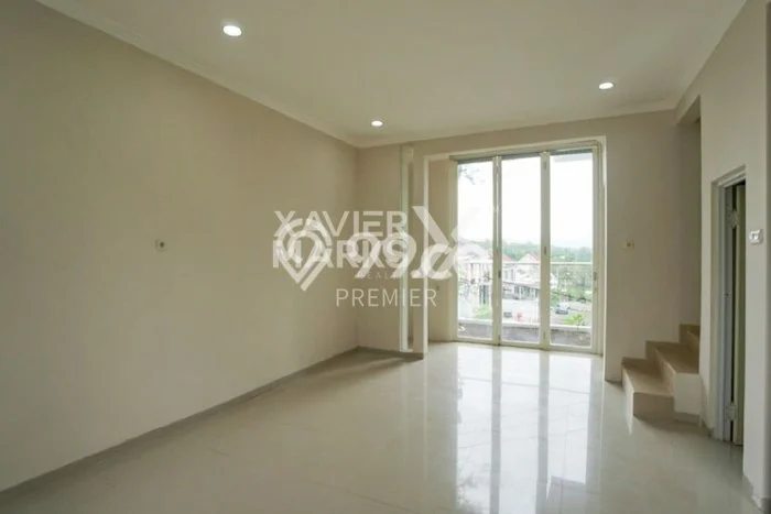 Rumah Lokasi Strategis area Tidar, Malang, LT 105m2m² Bangunan 110m2m² Rumah Lokasi Strategis area Tidar, Malang, LT 105m2m² Bangunan 110m2m²