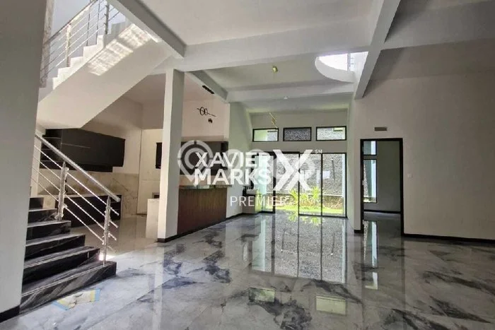 Rumah Luxury Modern Tanpa Renovasi di Araya Malang Rumah Luxury Modern Tanpa Renovasi di Araya Malang