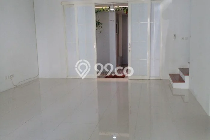 Disewakan! Rumah 4 Kamar Tidur &
3 Kamar Mandi di Soekarno Hatta, Malang Disewakan! Rumah 4 Kamar Tidur &
3 Kamar Mandi di Soekarno Hatta, Malang
