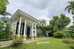 For Sale! Luxury House LT 800m2 Desain Modern di Jati Padang For Sale! Luxury House LT 800m2 Desain Modern di Jati Padang