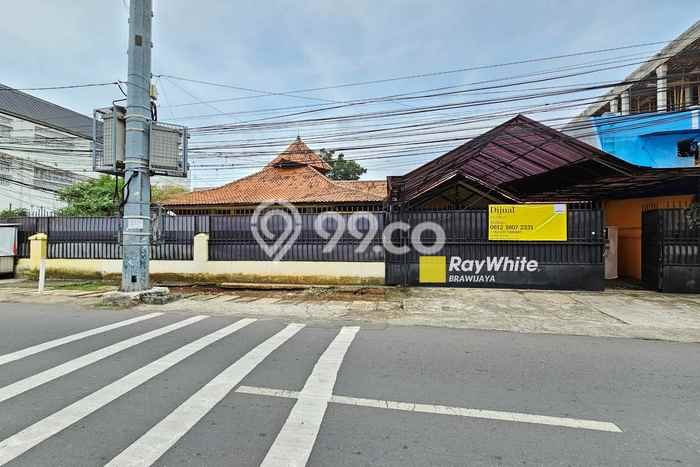 Lokasi terbaik! Rumah siap pakai disewakan di Mampang Prapatan LB 500m2 Lokasi terbaik! Rumah siap pakai disewakan di Mampang Prapatan LB 500m2